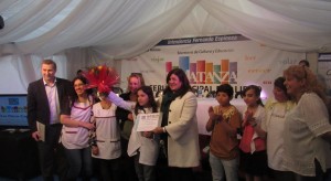 los chicos cuentan 1 premio