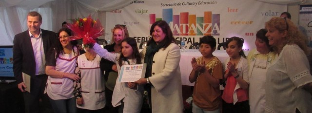 los chicos cuentan 1 premio