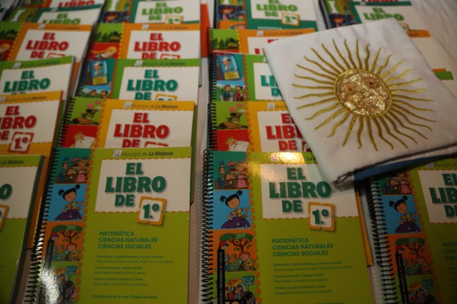 170-VM.Entrega de libros escolares 3